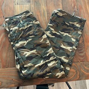 Levi’s camo cargo pants